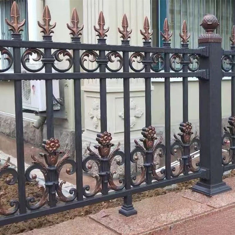 Classic 3 Spear Top Rail Galvanized Steel Perimeter Fence